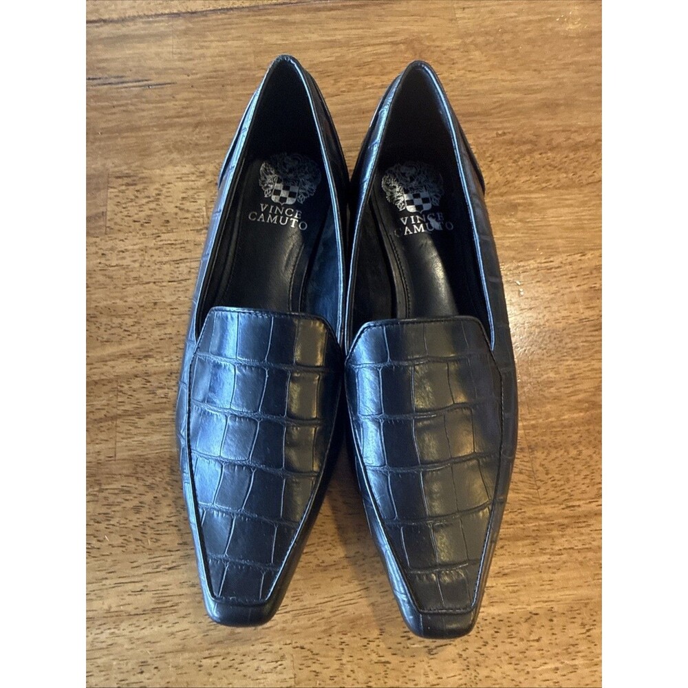 Vince Camuto Darmitta black croc-embossed leather loafer 7.5 Classic
